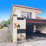 Collection O 91570 Melrose Homestay